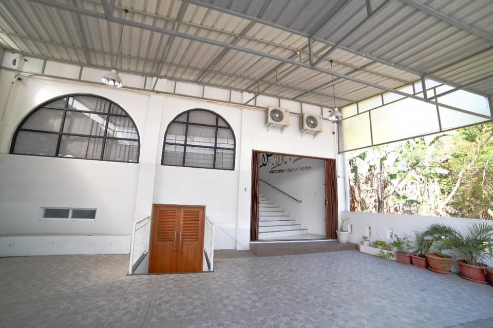 Buruj Villa Wirokerten near Yogyakarta City Center Villa in Special Region of Yogyakarta
