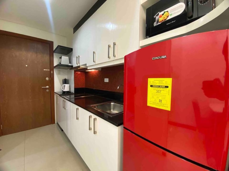 Serene Suite Amenity View & near MOA with Wi-Fi Apartment in Pasay