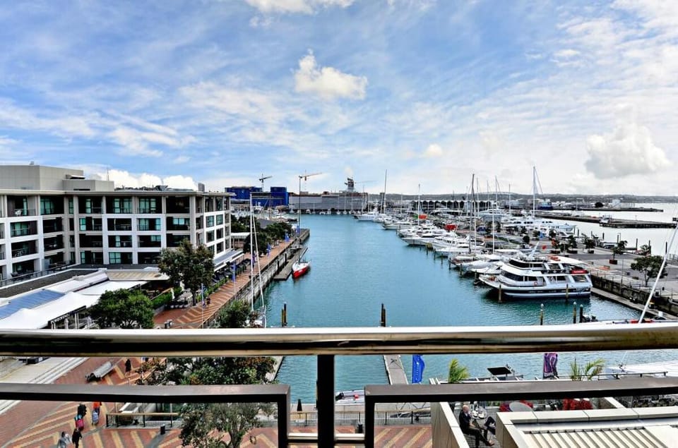 Sensational Sun Sets in the Heart of the Viaduct Apartment in Auckland