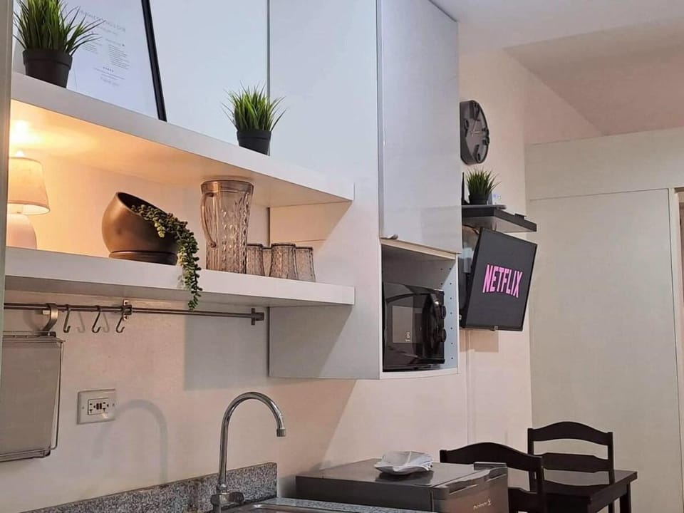 Cozy 1BR Condo at South Residences (WIFI, Netflix) Apartment in Las Pinas