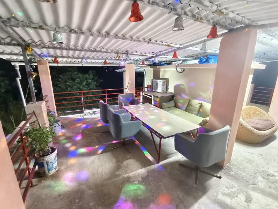 PALMQUIST VILLA Property surrounded with mountain  Villa in Maharashtra