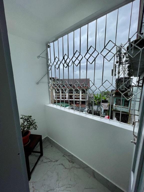 Ga-Ki-Khim Service Apartment Apartment in India