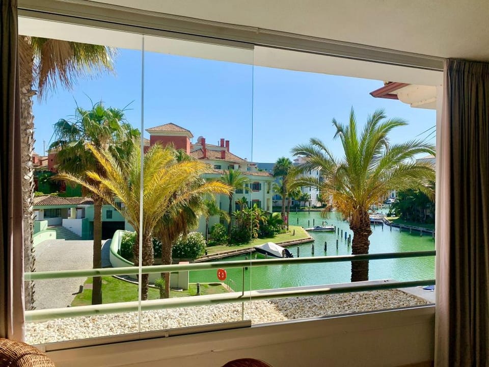 Sotogrande Alboaire Waterfront luxury 4bedroom apt Apartment in Andalusia