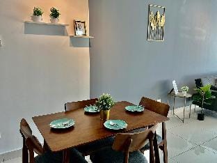Serene Retreat @ JB Mosaic 2+1BR 4Queen 8-14pax Vacation rental in Johor Bahru