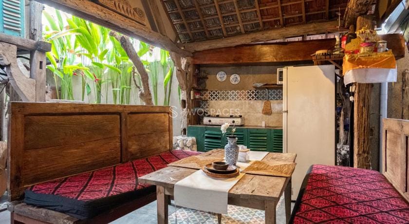 TwoSpaces Living at Kayu Beach Villa Hotel in Kuta Selatan