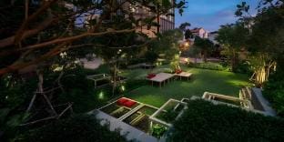 Downtown Chic Condo Rooftop Pool #ES32518 Apartment in Pattaya City