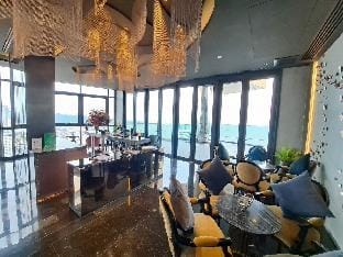 Downtown Chic Condo Rooftop Pool #EN26515 Apartment in Pattaya City