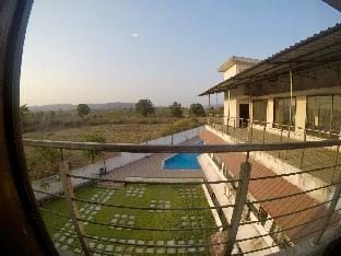 Ivy Pali Studio Rooms 2, Near Adlabs Imagica Pali Apartment in Maharashtra