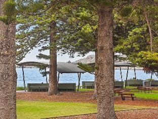 Breeze Beachfront Apartment no 1 - First Floor Apartment in Victor Harbor