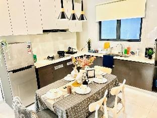 Danga Bay Coastal Paradise 3BR @ 10pax L19 8-11PaX Vacation rental in Johor Bahru