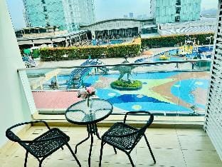Relaxing Pool View @ KSL 3BR (Private Lift) 65'TV Vacation rental in Johor Bahru