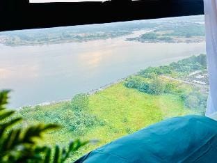 Tranquil Sea View Suites 3BR @ Danga Bay 8-13pax Vacation rental in Johor Bahru