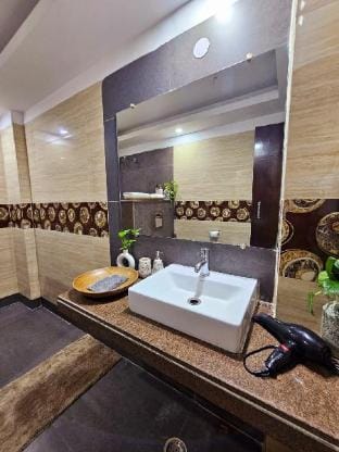 Maple Key Stays - AAA Home - Vasant Kunj Apartment in New Delhi