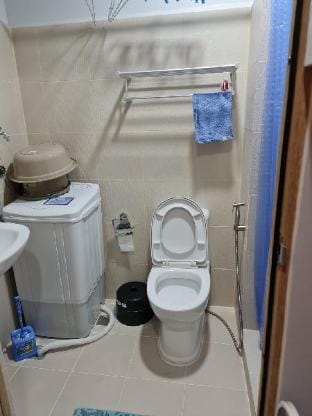 Quezon City Grass Res 1 bedroom with balcony Vacation rental in Quezon City