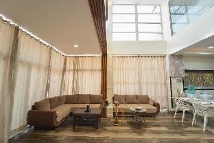 seasons villa Vacation rental in Maharashtra