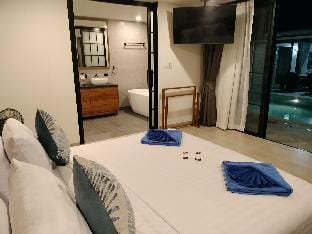 Beautiful 3 bedroom villa with pool and gym Villa in Rawai