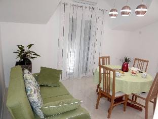 Infinity Pool, Stunning Sea View Terrace Ap3 Apartment in Okrug Gornji