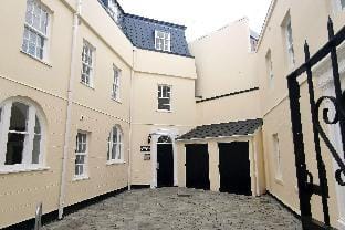 Regency Court Apartment in Southampton