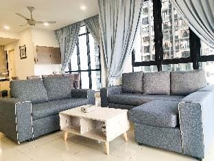 Near Legoland walk5-10Min 6-8Pax Apartment in Johor
