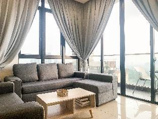 Near Legoland walk5-10Min 6-8Pax Apartment in Johor