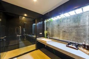 Three Bedroom Villa in the center of Seminyak Villa in North Kuta