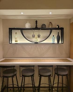Stylish Modern 1br at BGC Uptown Parksuites 12 Apartment in Makati
