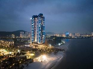 5-Star Hotel Apartment À LaCarte Ha Long Apartment in Laos