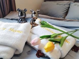 KLCC view | PWTC HKL near MRT 8px family Vacation rental in Federal Territory of Kuala Lumpur