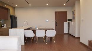 Tầng cao nhìn ra công viên The Matrix One Vacation rental in Laos