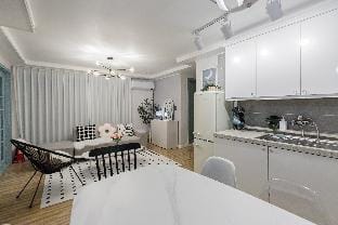 Sweet LUNA#1 Hongdae Stn.4min 2BR & Rooftop Apartment in Seoul