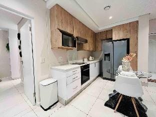 Brand New 2 Bedroom Apartment in Sandton Vacation rental in Sandton