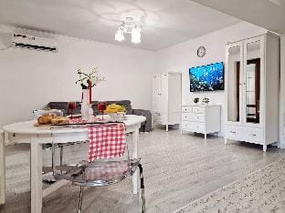 Стильная квартира в центре Apartment in Almaty