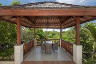 Family Three Bedroom Private Pool Villa In Ungasan Villa in Bali