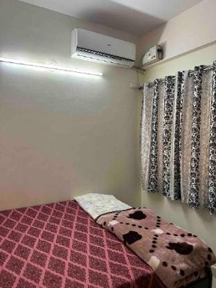 Comfy Haven for travelers near Whitefield Apartment in Bengaluru