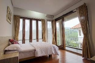 Villa DagoResor Kencana 5BR 25people PrivateGarden Villa in Bandung