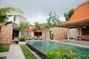 Private 4BDR Pool In Jimbaran incl B-fast Vacation rental in Bali
