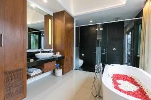 Luxurious One Bedroom Private Pool Villa in Legian Villa in Kuta