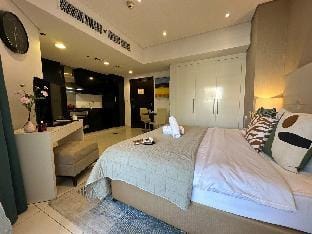 Manzil - Cozy Studio nr Downtown w Canal Views Vacation rental in Dubai