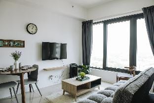 The Elm l Central Georgetown Condo @Macalister Vacation rental in George Town