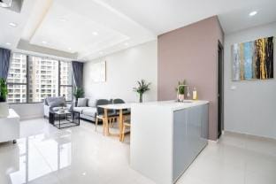 SAIGON 9 - Rivergate Residence Infinity Pool Apartment in Ho Chi Minh City