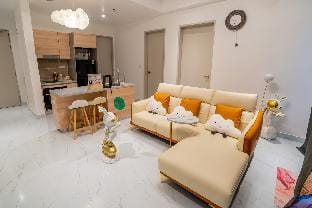 Skyscraper 65 KL Highest Outdoor Bathtub Penthouse Apartment in Federal Territory of Kuala Lumpur