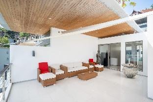 AtikaSeven oceanfront pool villa Vacation rental in Patong