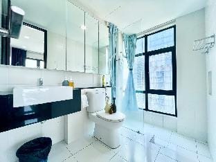 T4 1-10Pax 2Room Trefoil Cozy Home Setia Alam Wifi Vacation rental in Selangor, Malaysia