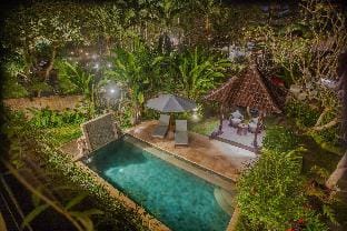 Huge Villa w/ Pool and Spectacular Rooftop Patio! Vacation rental in Payangan