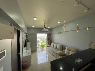 golf view & high class luxurious studio apartment. Apartment in Maharashtra