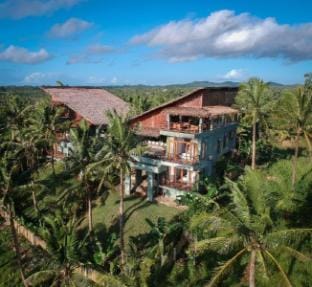 TANAW VILLAS - Luxury 3-Bedroom Villa with Pool Villa in General Luna