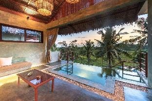 TANAW VILLAS - Luxury 3-Bedroom Villa with Pool Villa in General Luna