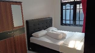 A 3BR Villa With a Mountain View, Casa Rahmah Villa in Cisarua