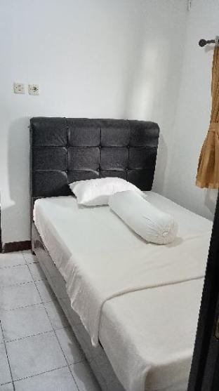 A 3BR Villa With a Mountain View, Casa Rahmah Villa in Cisarua