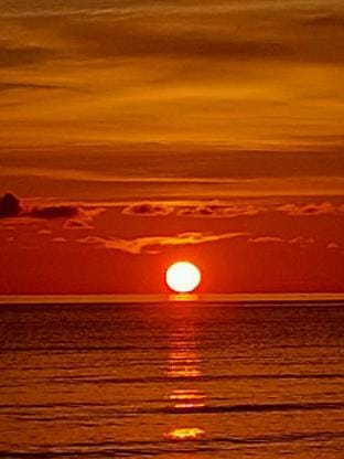 Mt Kinabalu, Sea View & Sunset Living,  Aru Suites Apartment in Kota Kinabalu